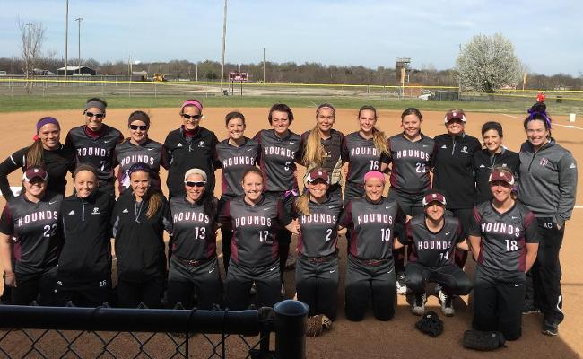 Lady Hounds Sweep the Week