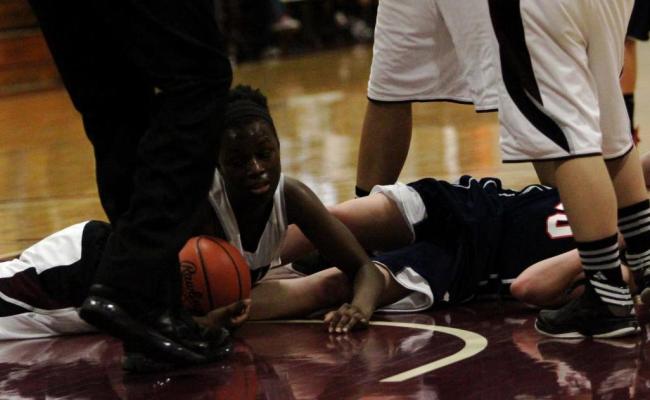 Lady Hounds Fall to KCKCC