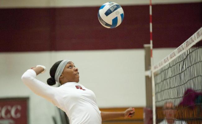 Volleyball Wraps up Regular Season with Win Over Cottey